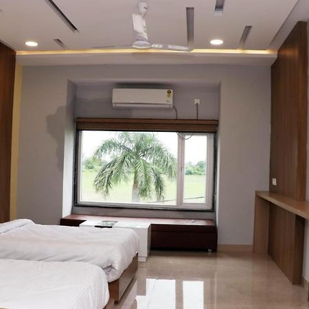 Hotel Savitri Signature Narsinghpur Bagian luar foto