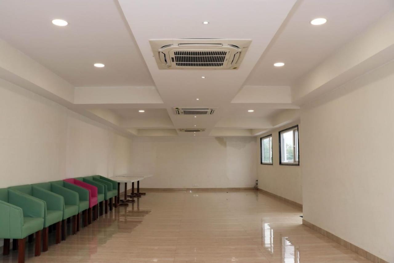 Hotel Savitri Signature Narsinghpur Bagian luar foto